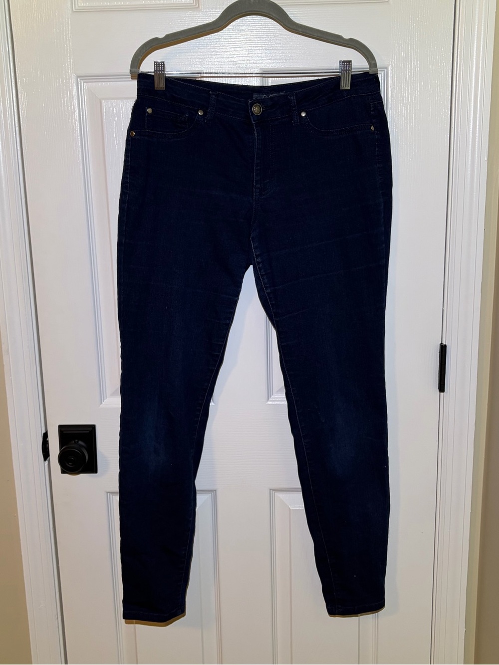 Jessica Simpson Kiss Me Jegging Dark Blue Bodycon Jeans. Size 31 /Length 31.5”